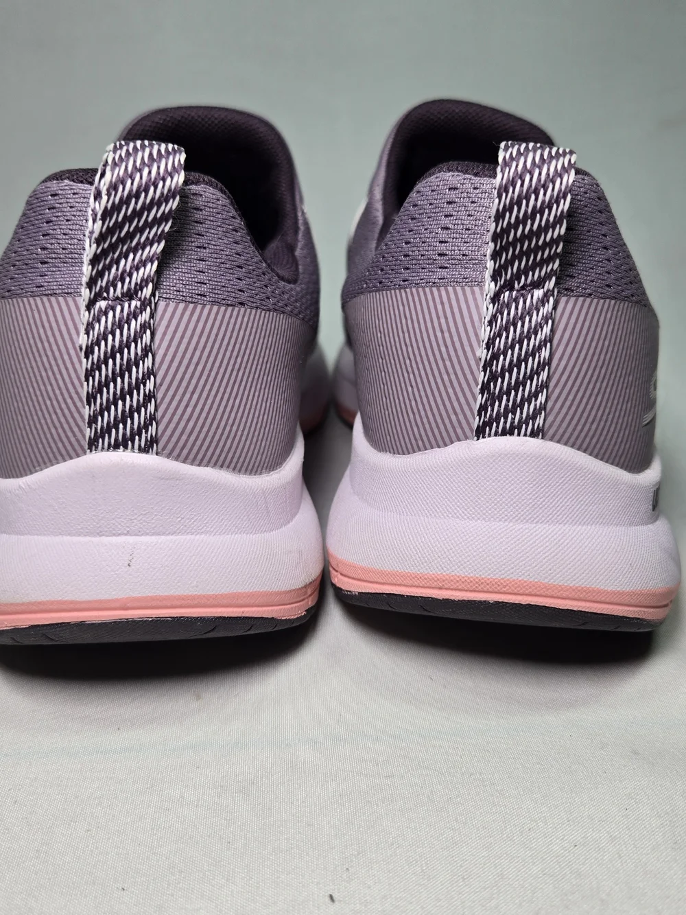 Skechers excellent slip